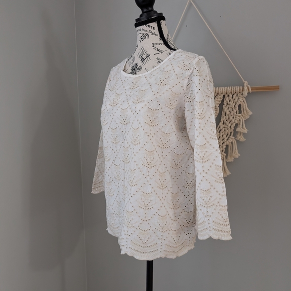 GAP Cream Eyelet Blouse Medium Long Sleeve Scalloped Trim - Picture 5 of 9